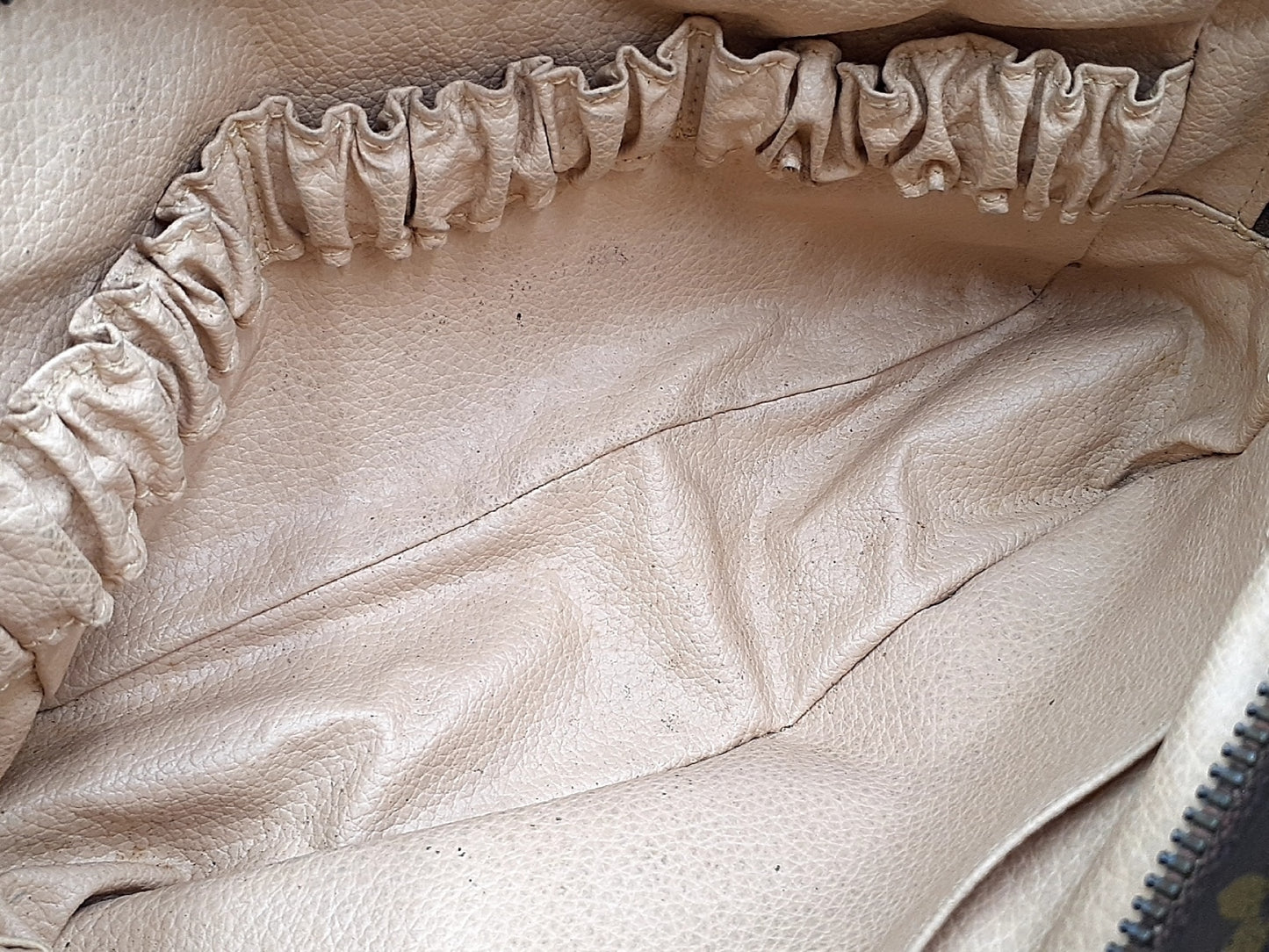 LOUIS VUITTON 3-Piece Set Monogram True Toilette 23 Second Bag