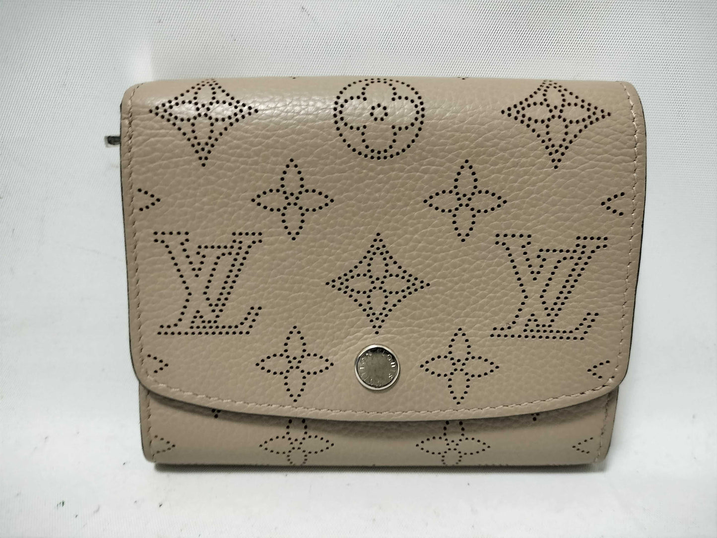 LOUIS VUITTON Mahina Vuitton Mahina Wallet Compact Wallet Wallet