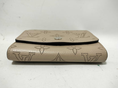 LOUIS VUITTON Mahina Vuitton Mahina Wallet Compact Wallet Wallet