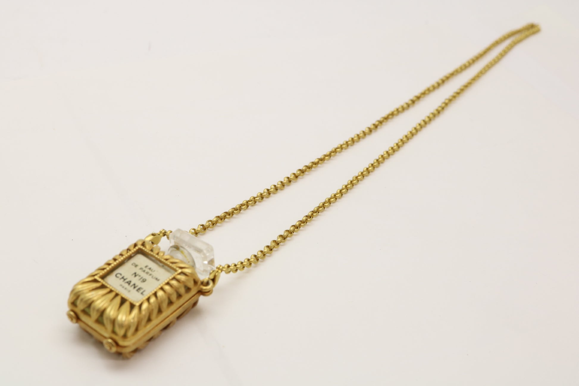 CHANEL Perfume No. 19 Chain Necklace
