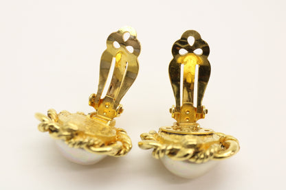 CHANEL Pearl Vintage Earrings
