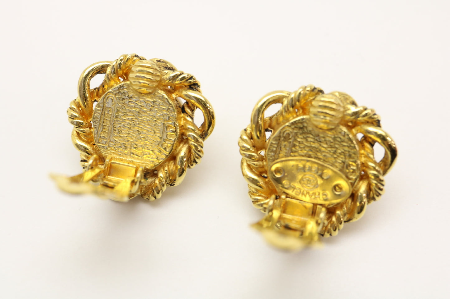 CHANEL Pearl Vintage Earrings