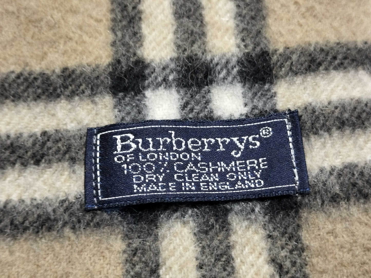 BURBERRY BURBERRY Novacheck 100% Cashmere Muffler Beige Muffler