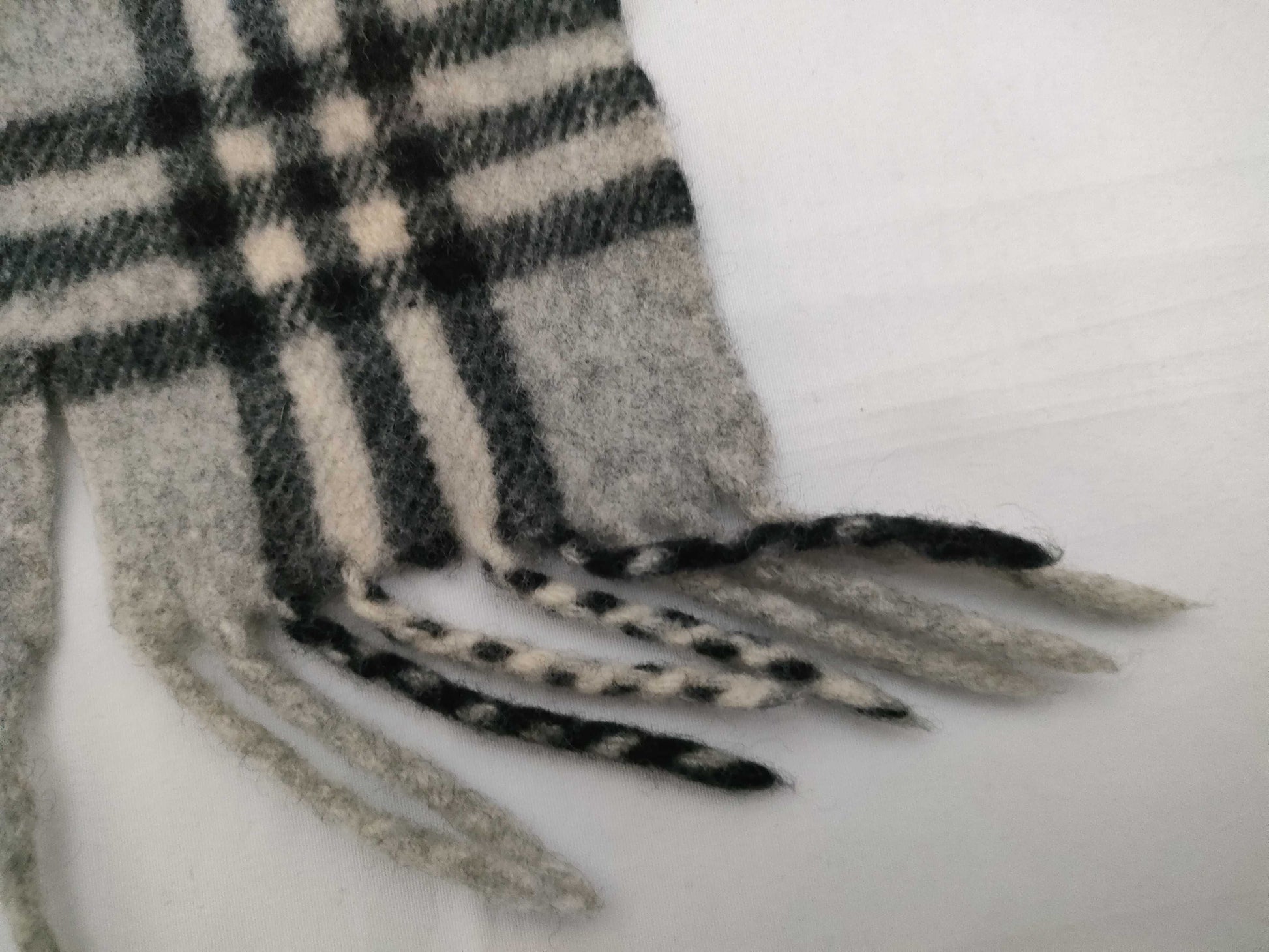 BURBERRY BURBERRY Novacheck 100% Cashmere Muffler Gray Other Accessories