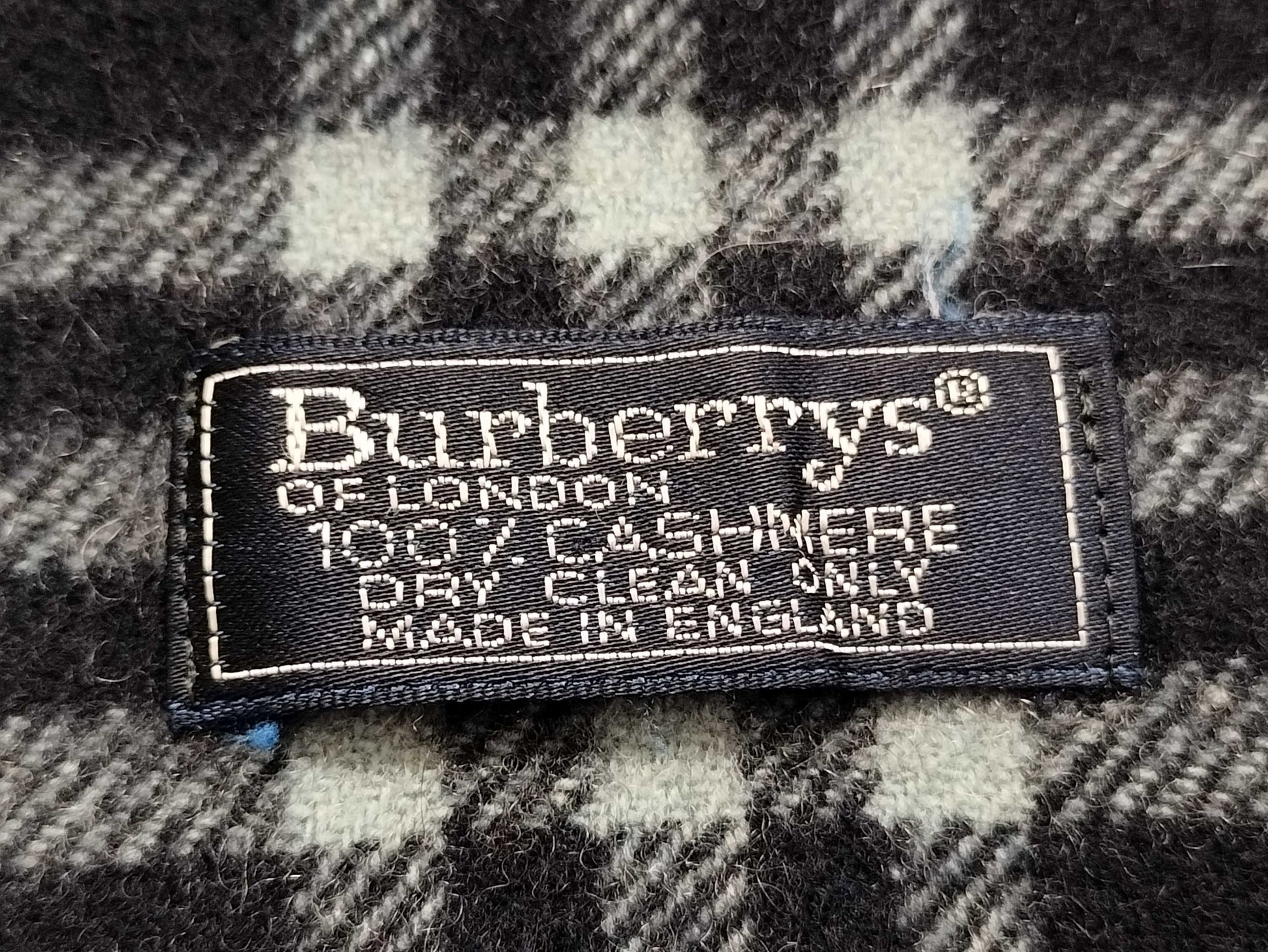 BURBERRY BURBERRY Novacheck 100% Cashmere Muffler Navy Muffler