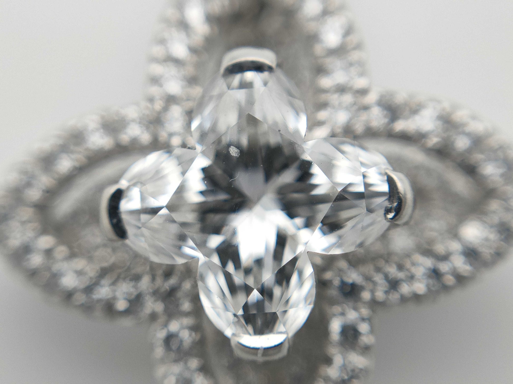 LOUIS VUITTON Aldant Flower Diamond Pt950 9.0g Necklace