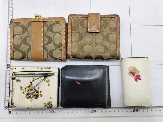COACH Coach Wallet Signature 5 Points Wallet