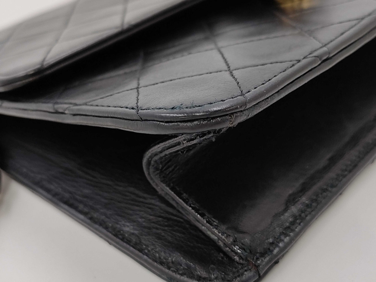 CHANEL Matlasse Lambskin Pushlock Chain Shoulder Bag Shoulder Bag