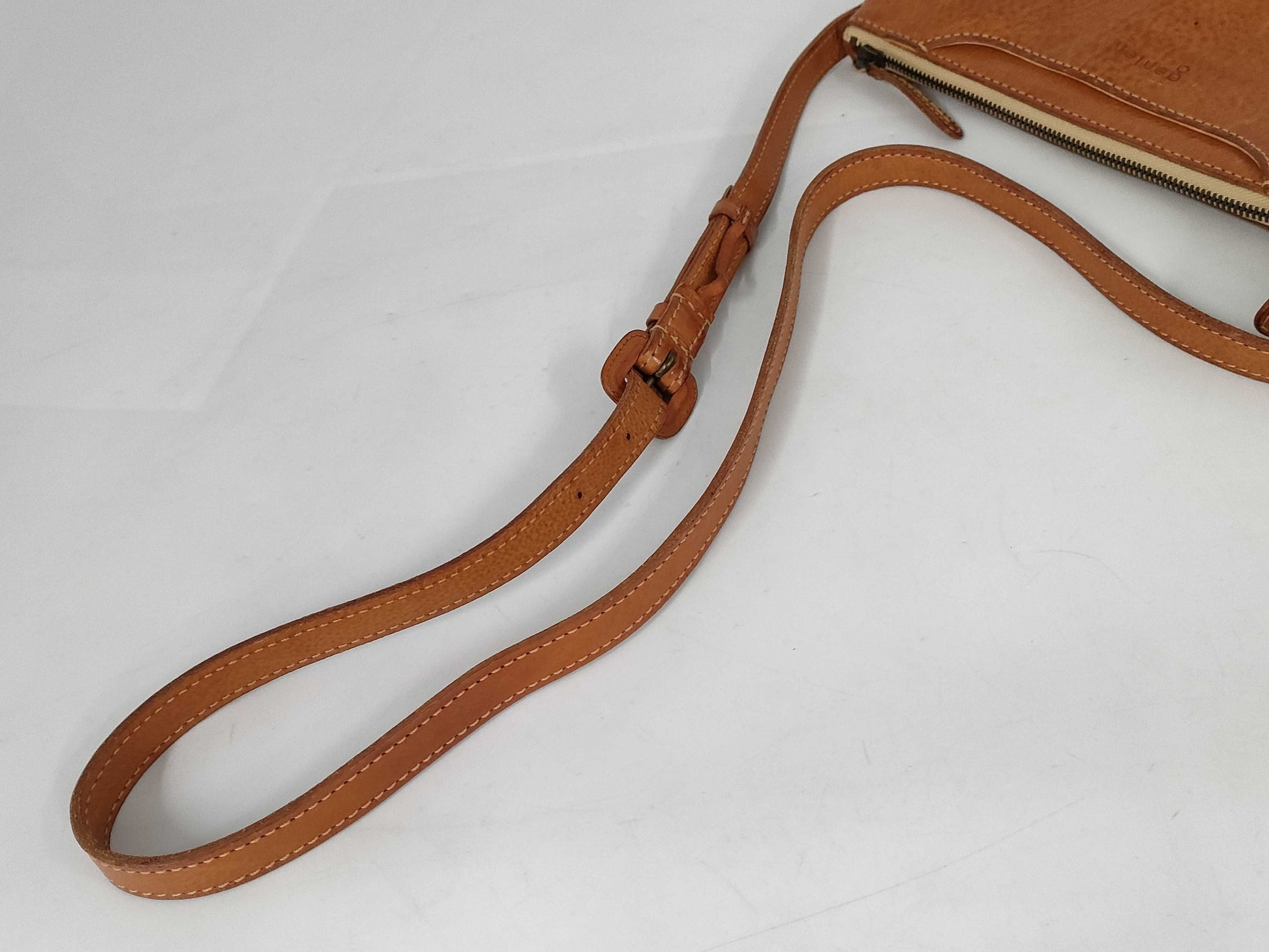 Genten Leather Shoulder Bag