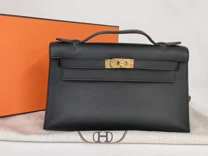 HERMES Pochette Kelly Vosswift Black GP Gold Hardware U-Engraved Handbag