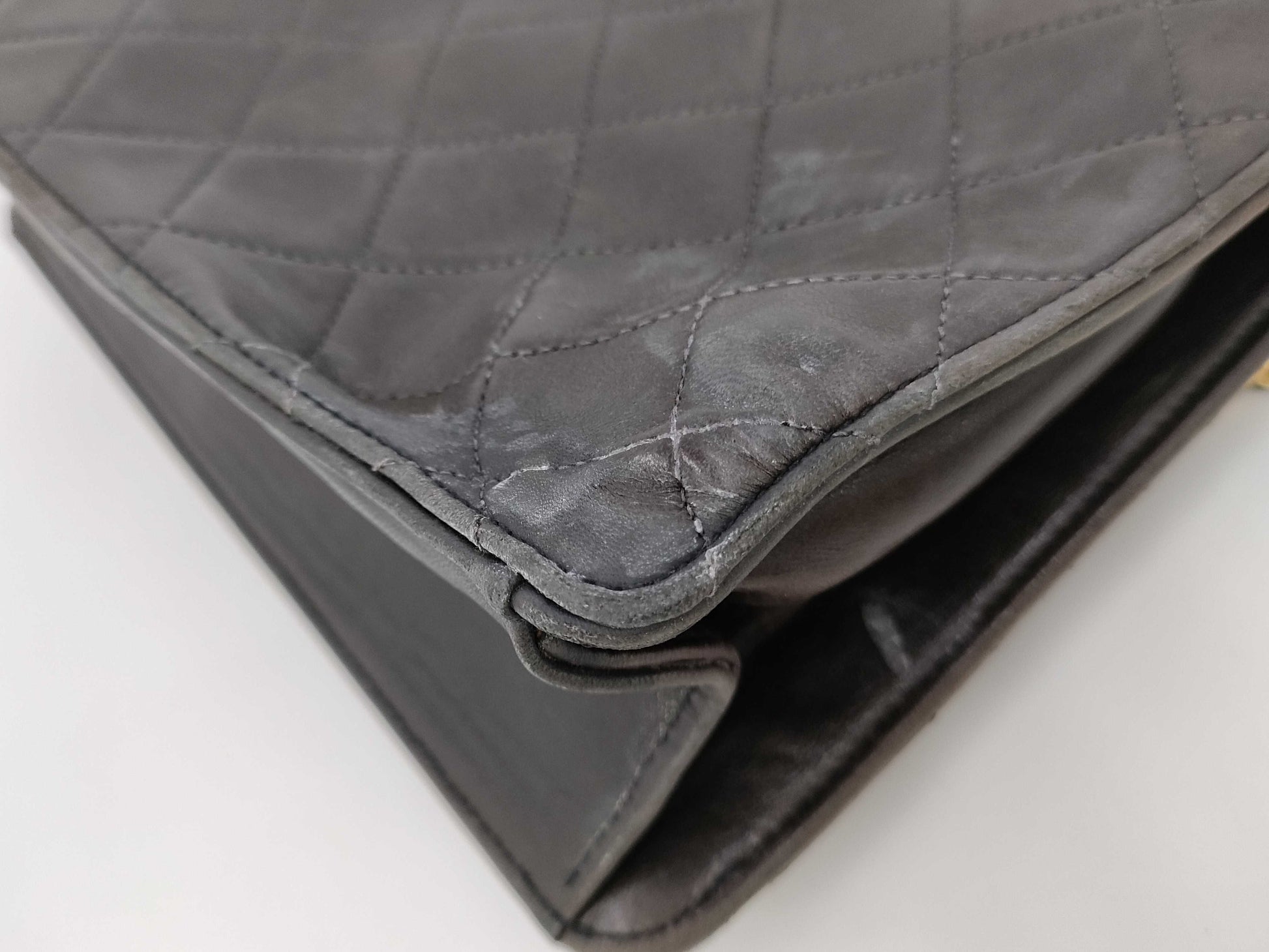 CHANEL Matlasse Chain Push Lock Single Flap with Serial Seal Shoulder Bag