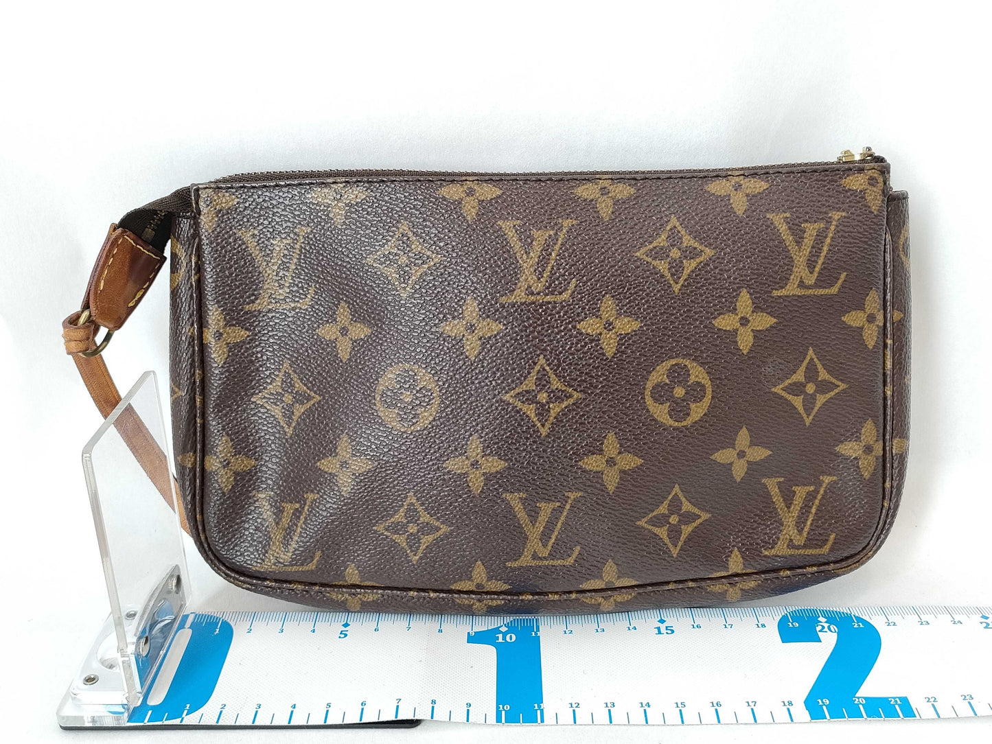 LOUIS VUITTON Monogram LV Monogram Pochette Accessory Pouch M51980 Zipper Pull Broken Pouch