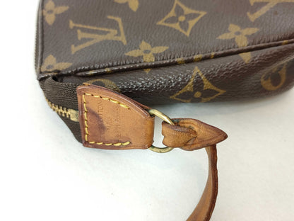 LOUIS VUITTON Monogram LV Monogram Pochette Accessory Pouch M51980 Zipper Pull Broken Pouch