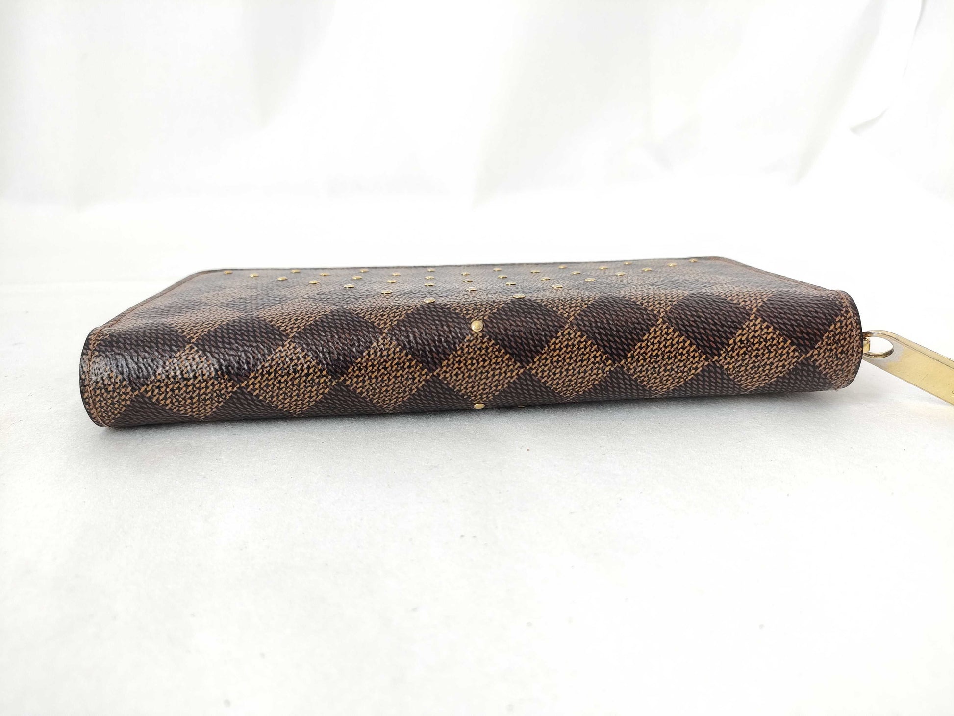 LOUIS VUITTON Damier LV Damier Studded Zippy Wallet N60122 Wallet