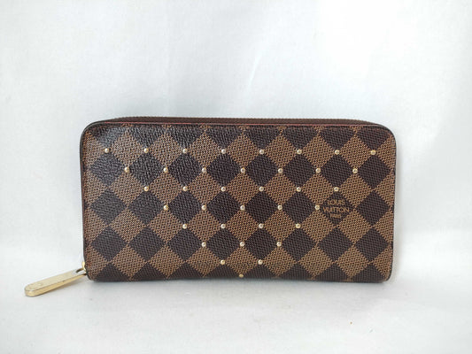 LOUIS VUITTON Damier LV Damier Studded Zippy Wallet N60122 Wallet