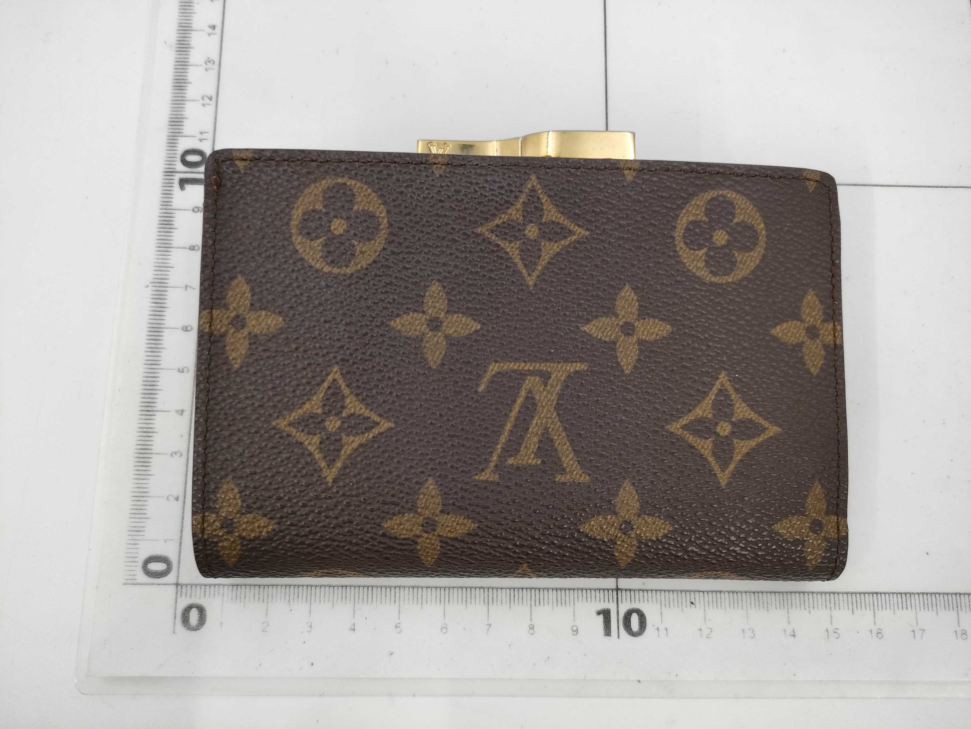 LOUIS VUITTON Branded Wallet Louis Vuitton Wallet