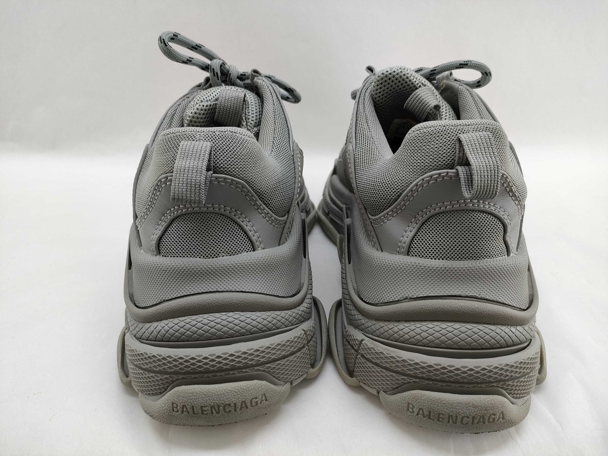 BALENCIAGA BALENCIAGA Triple S Sneakers Grey Sneakers