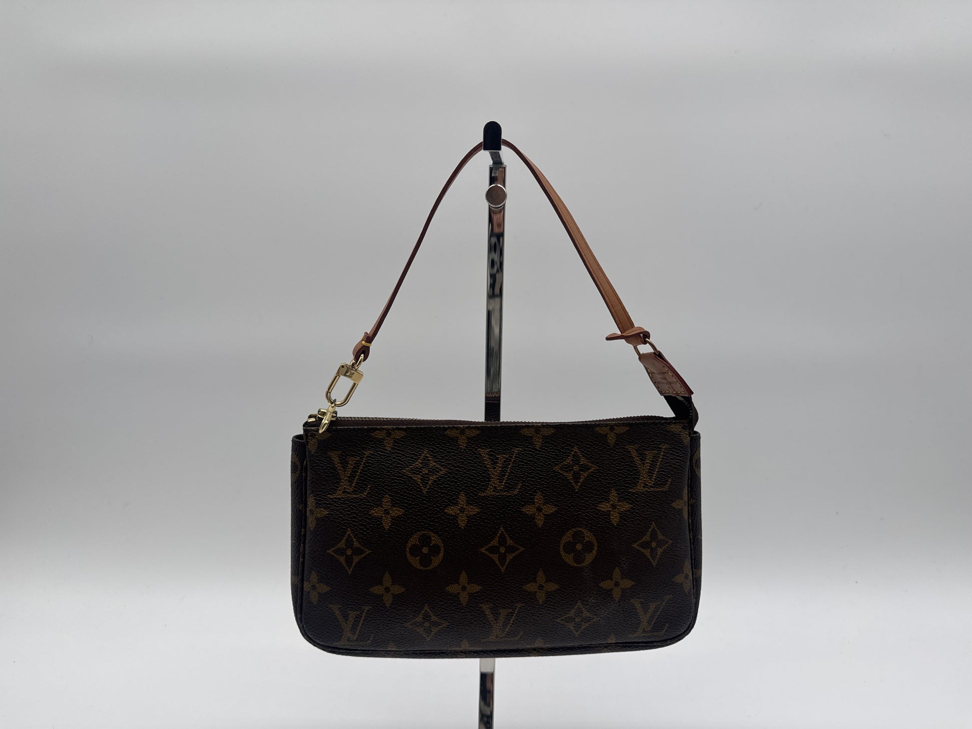 LOUIS VUITTON LOUIS VUITTON Pochette Accessoir Monogram Pouch Pouch