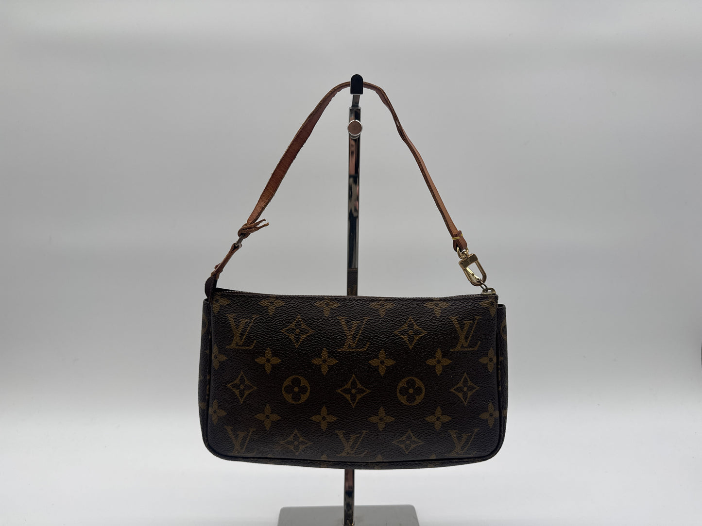 LOUIS VUITTON LOUIS VUITTON Pochette Accessoir Monogram Pouch Pouch