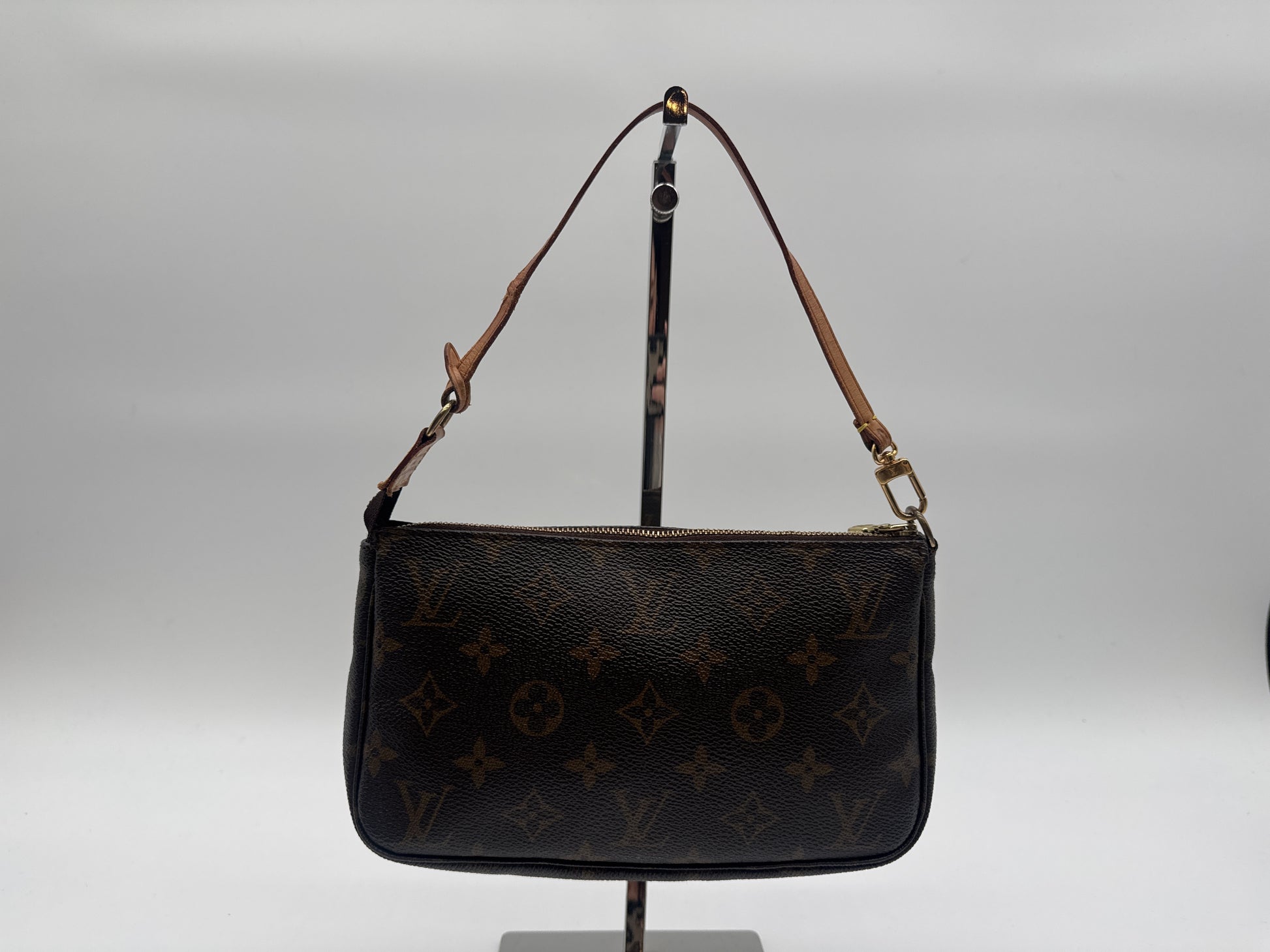 LOUIS VUITTON LOUIS VUITTON Pochette Accessoir Monogram Pouch Pouch