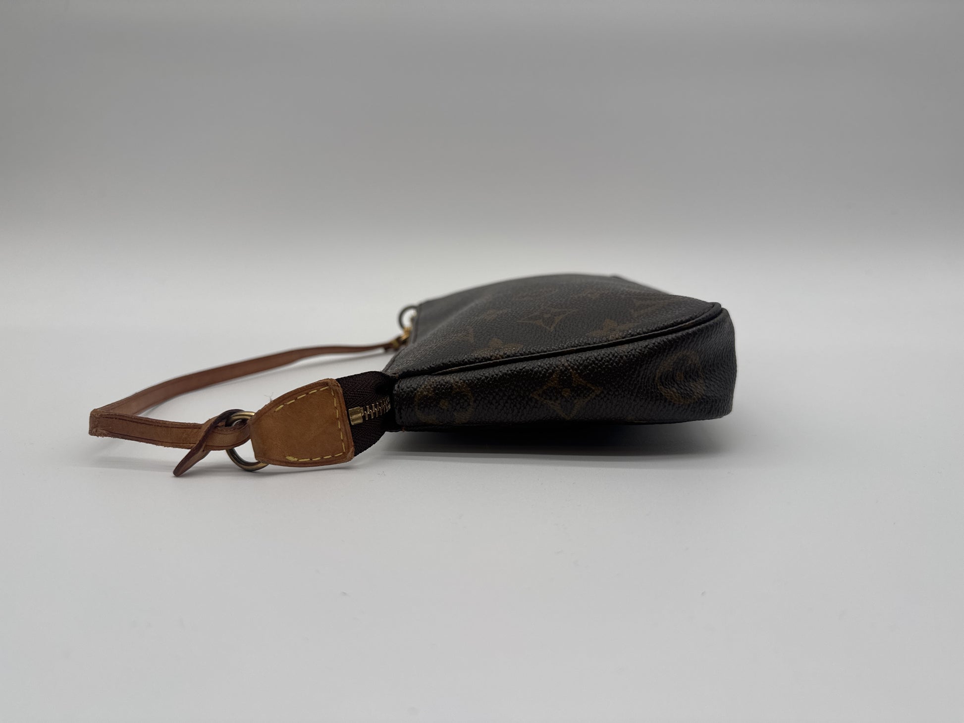 LOUIS VUITTON LOUIS VUITTON Pochette Accessoir Monogram Pouch Pouch