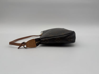 LOUIS VUITTON LOUIS VUITTON Pochette Accessoir Monogram Pouch Pouch