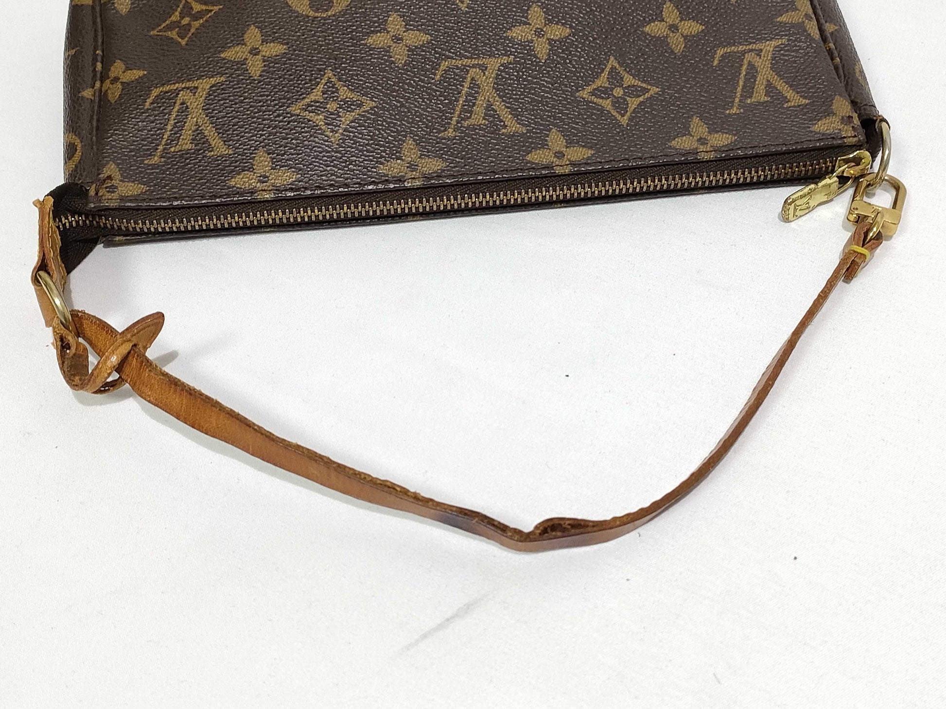 LOUIS VUITTON Monogram Louis Vuitton Pochette Accessoir Monogram M51980 Handbag