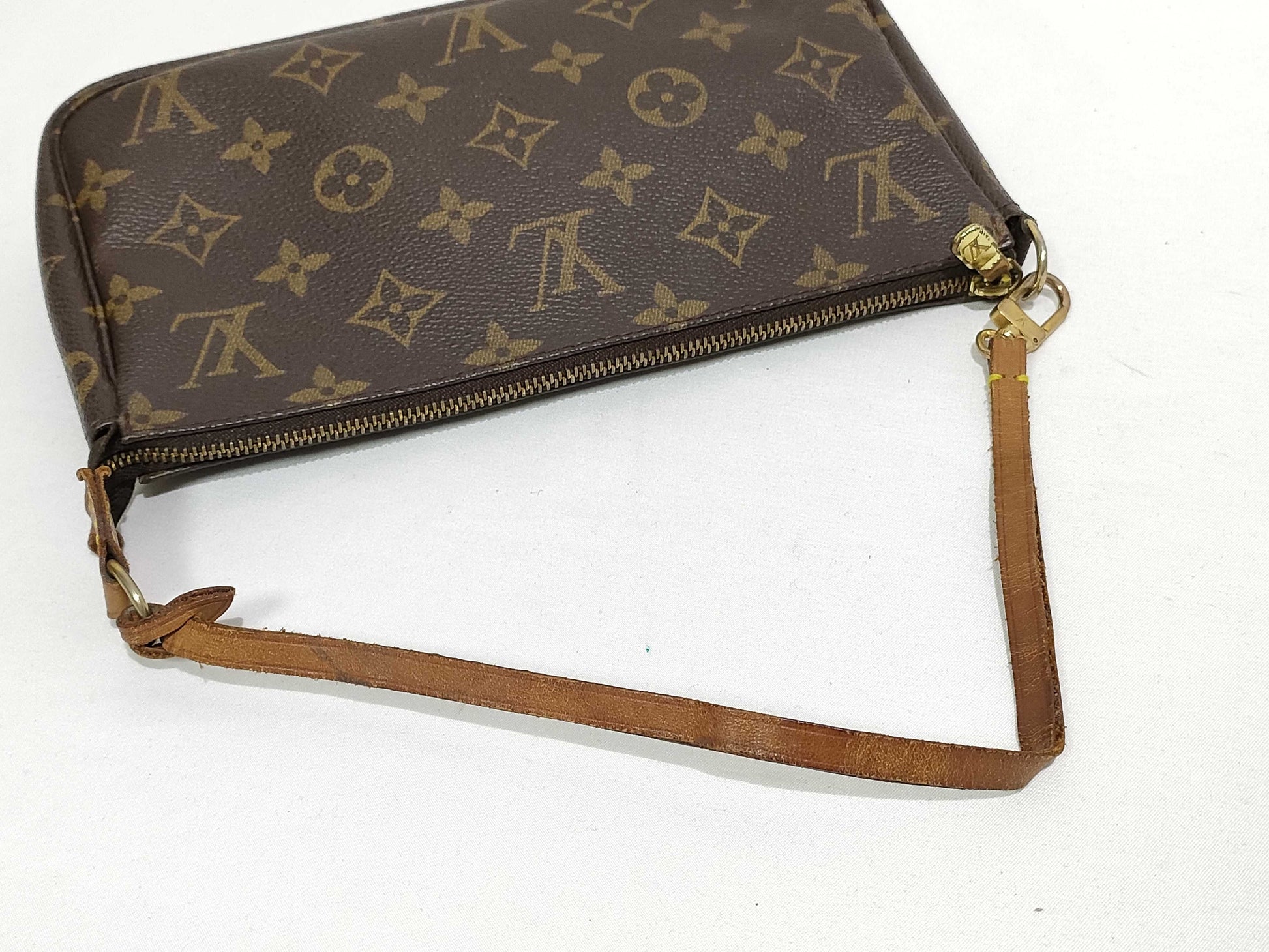 LOUIS VUITTON Monogram Louis Vuitton Pochette Accessoir Monogram M51980 Handbag