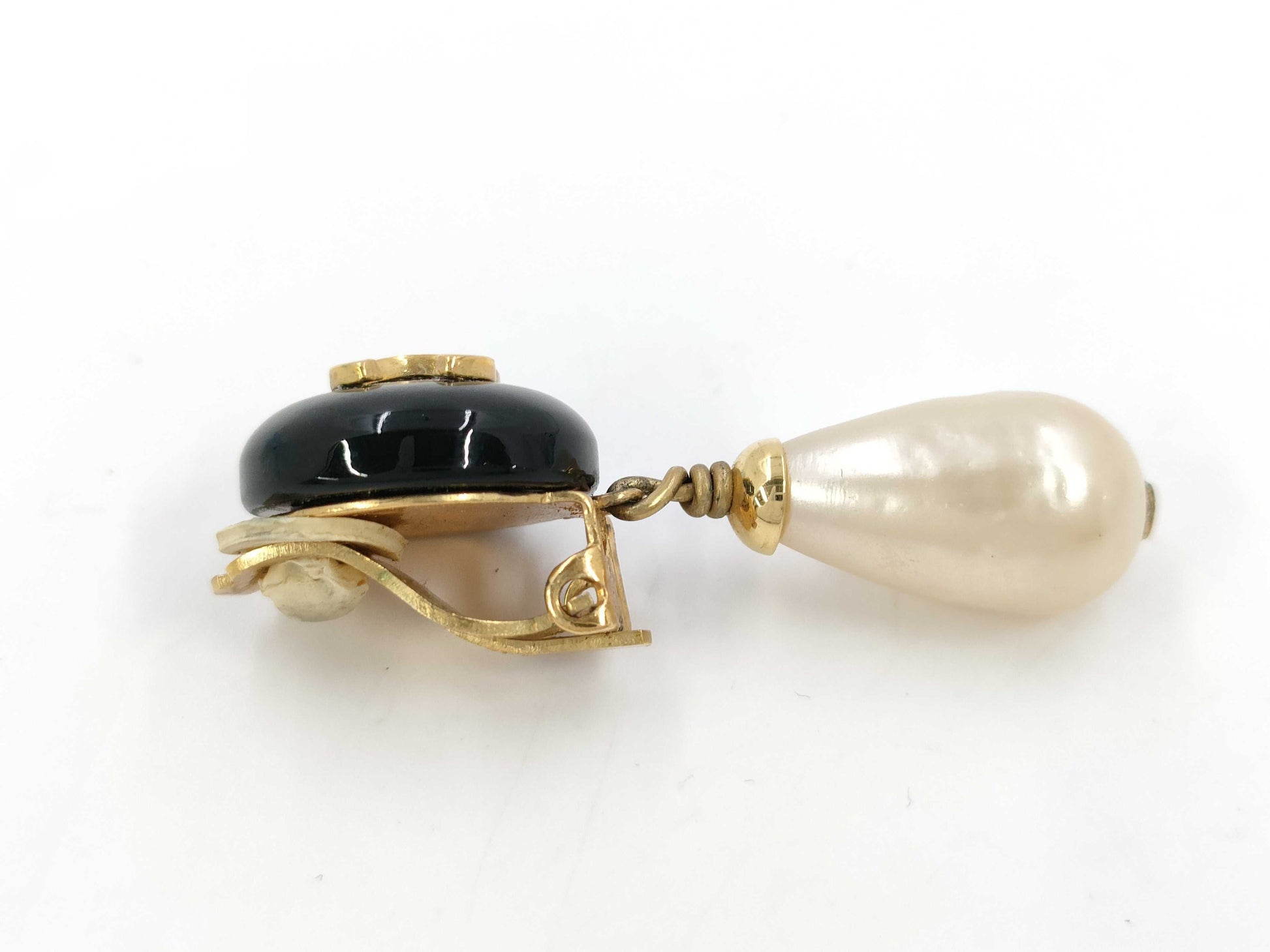 CHANEL 93A Coco Pearl Earrings One Side Missing Parts Earrings