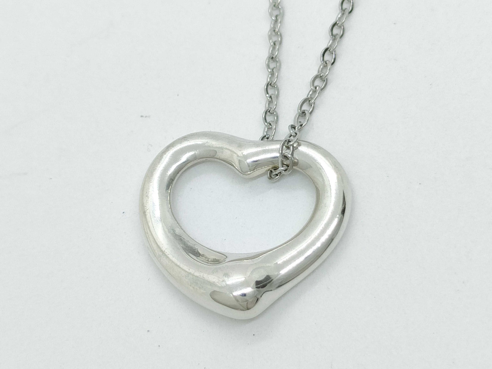 Tiffany & Co. Open Heart Necklace, 3.2g