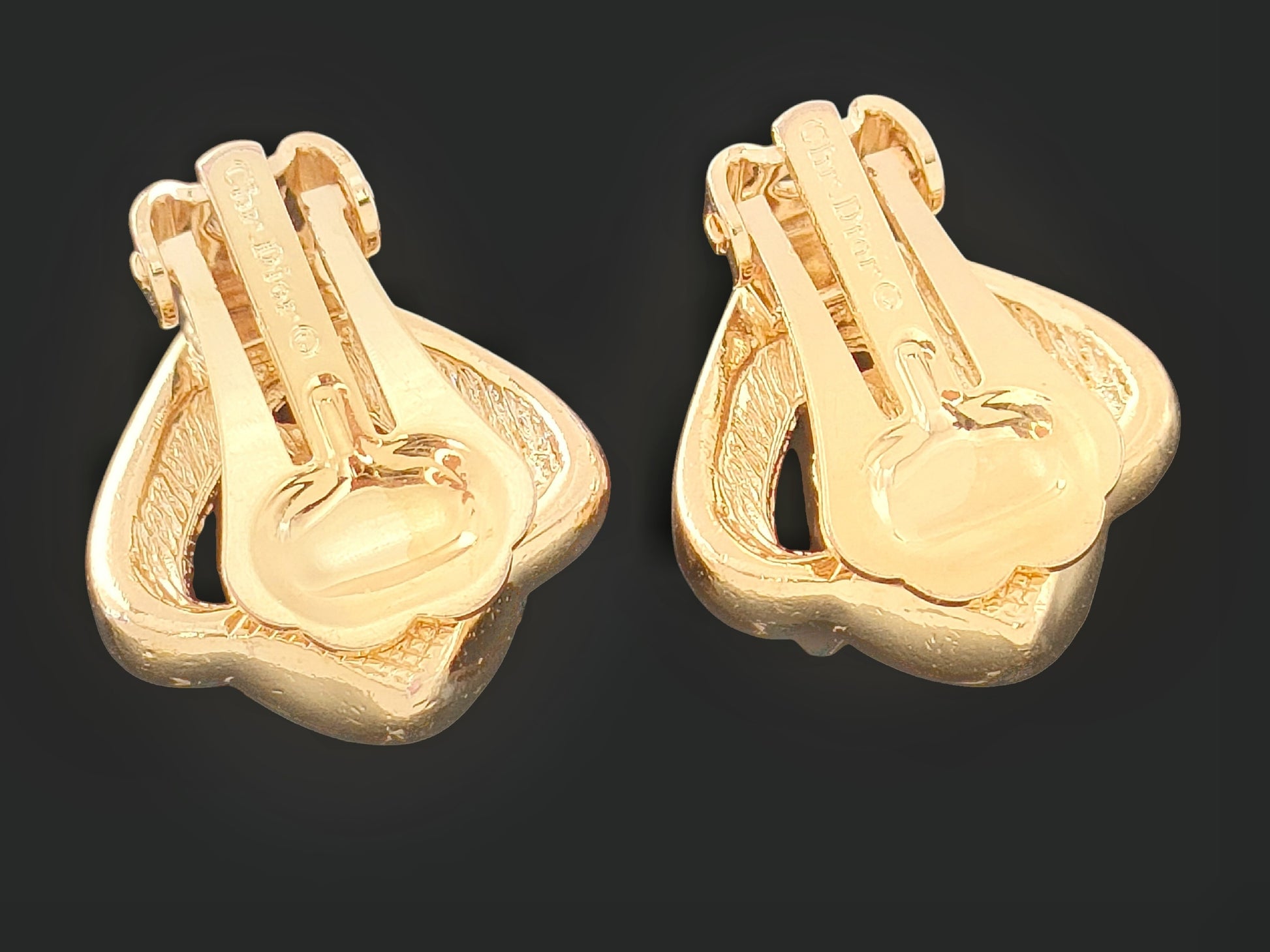 Dior Christian Dior, gold-toned, twisted heart design, logo, earrings, 5.6g ring