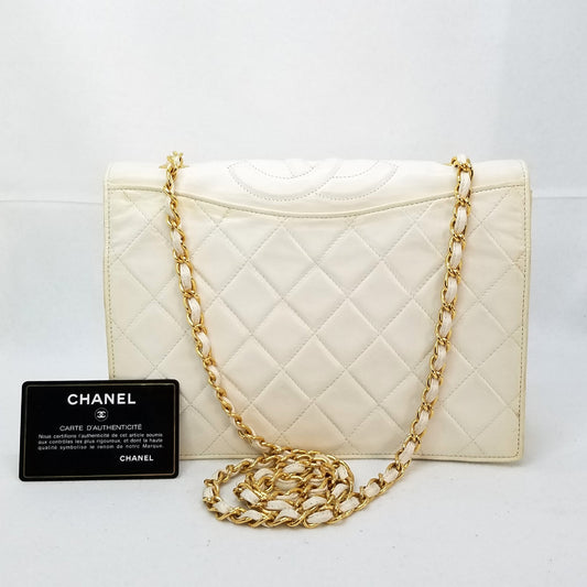 CHANEL CHANEL Cocomark Matrasse Chain Shoulder Bag White Seal with Card 1st Shoulder Bag