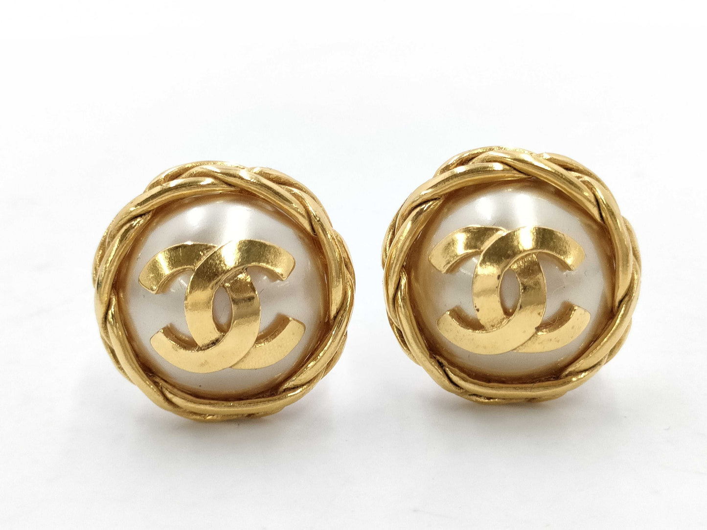 CHANEL 95P Faux Pearl Cocomark GP Gold Earrings