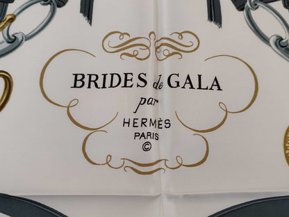 HERMES Carre Hermes Scarf Red/White Scarf