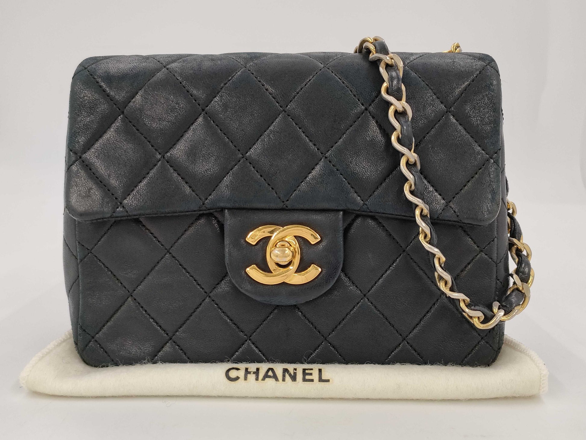CHANEL Mini Matlasse 18 Lambskin Chain Shoulder Bag 1682993 Shoulder Bag