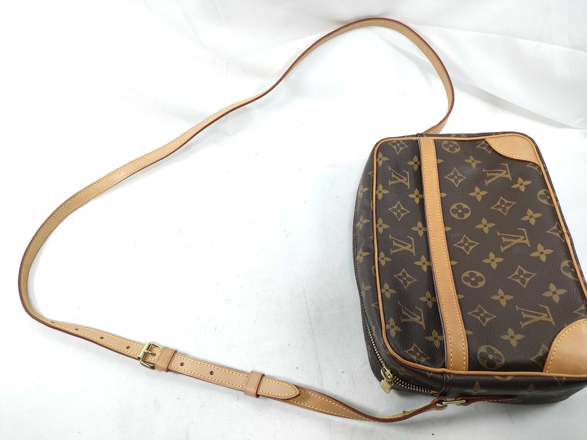 LOUIS VUITTON Monogram Louis Vuitton Trocadero Shoulder Bag