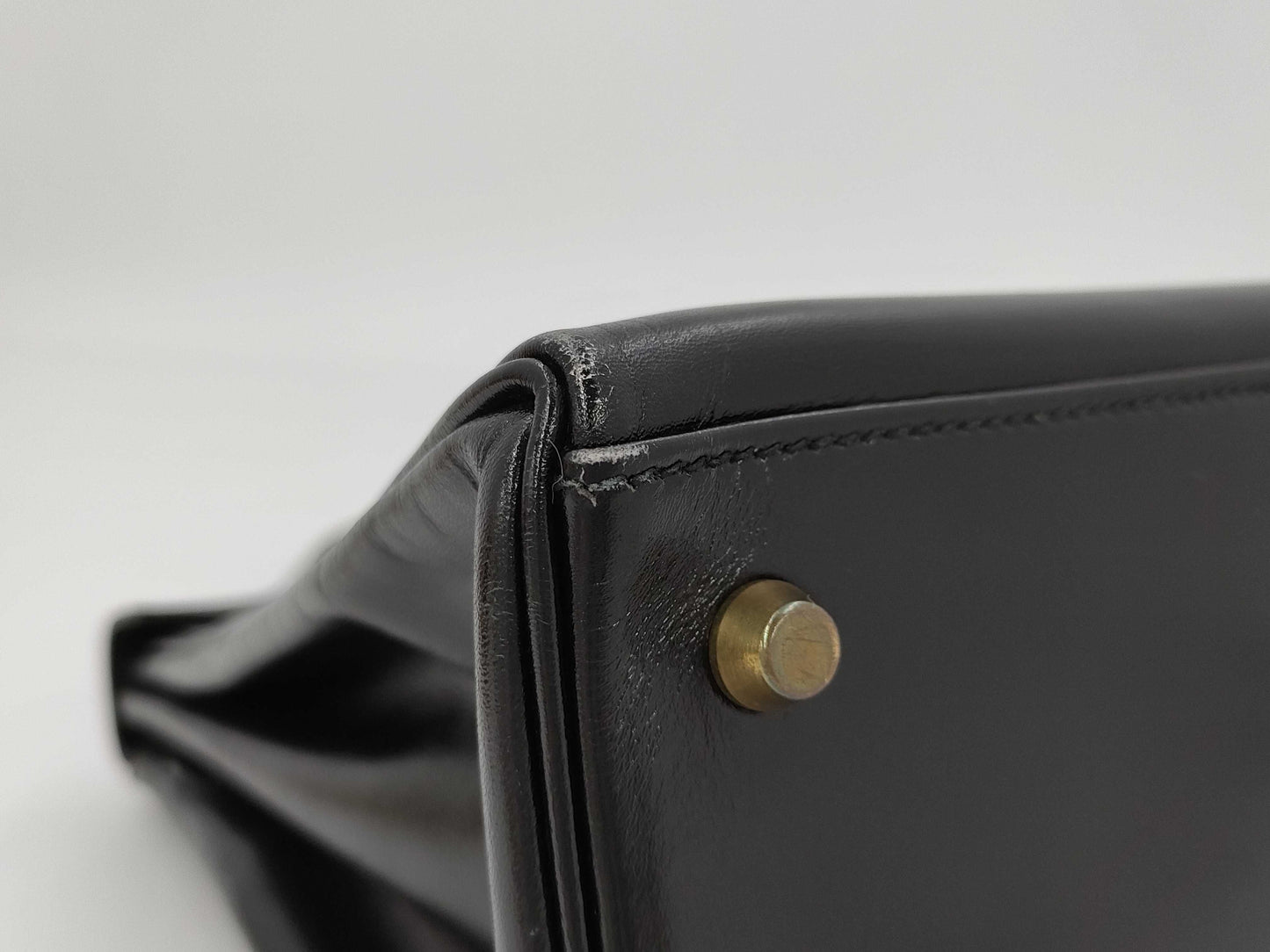 HERMES Kelly 28 Box Calf Black Gold Fittings Inseam 〇T Engraved Handbag