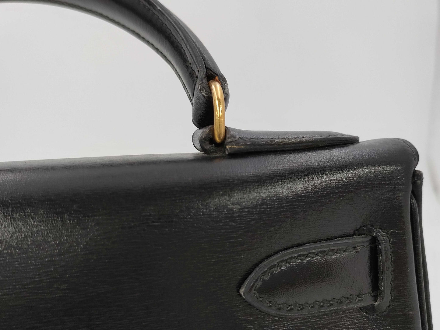 HERMES Kelly 28 Box Calf Black Gold Fittings Inseam 〇T Engraved Handbag