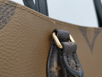 LOUIS VUITTON Louis Vuitton Monogram Giant Reverse On the Go MM Tote Bag