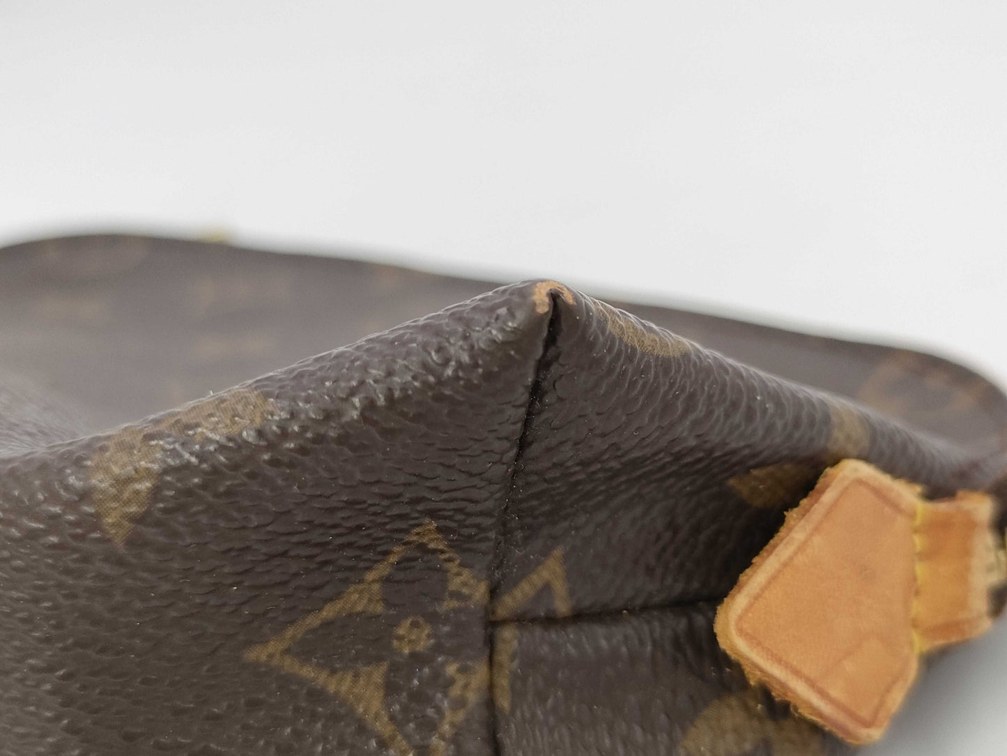 LOUIS VUITTON Louis Vuitton Monogram Cosmetic Pouch