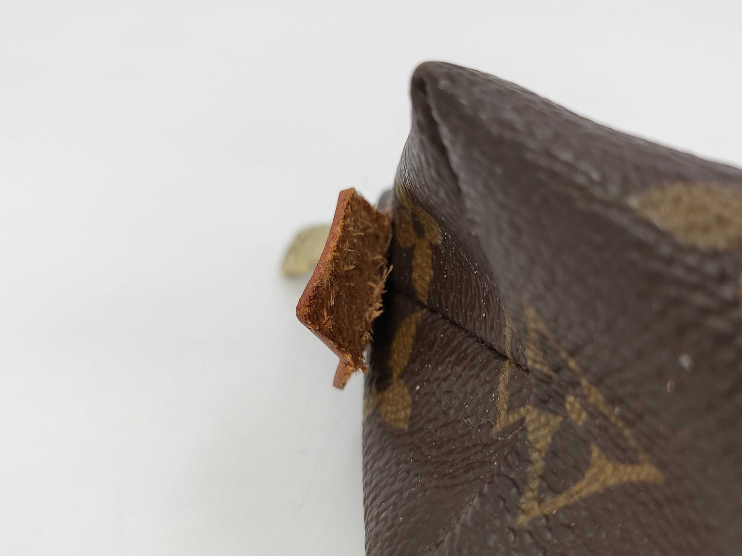 LOUIS VUITTON Louis Vuitton Monogram Cosmetic Pouch Pouch