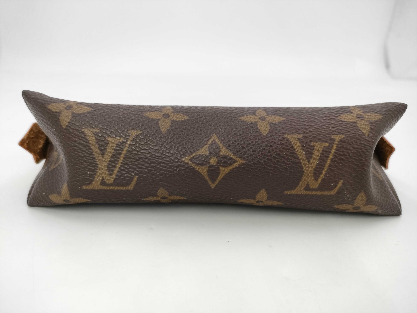LOUIS VUITTON Louis Vuitton Monogram Cosmetic Pouch Pouch