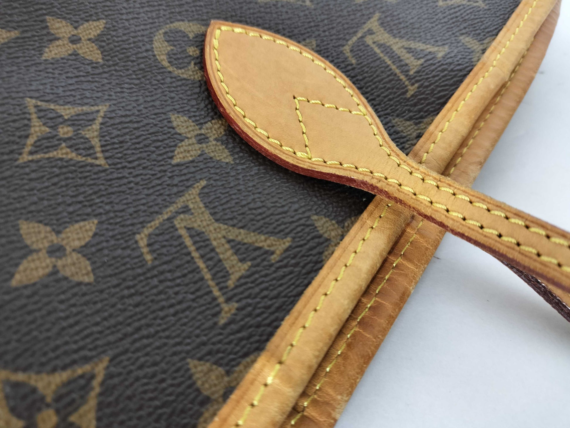 LOUIS VUITTON Monogram Louis Vuitton Neverful MM M46987 Tote Bag with Pouch