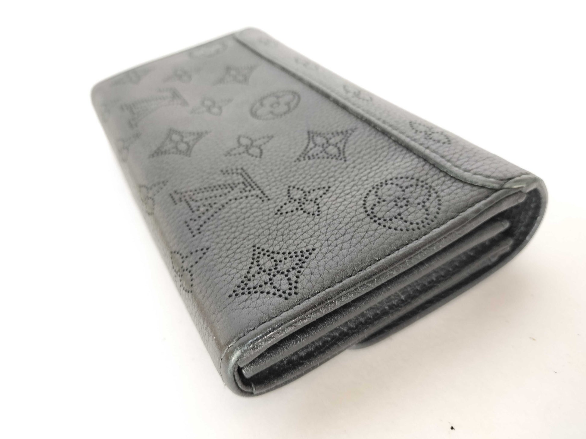 LOUIS VUITTON Mahina Louis Vuitton Porte-Feuille Iris Wallet M60143 Wallet