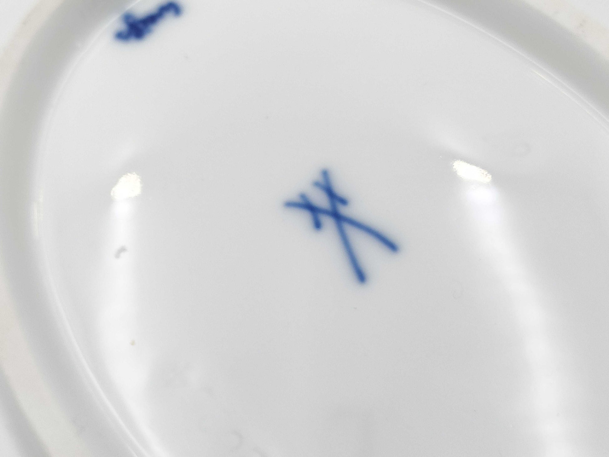 Meissen Plate Set of 2 Large and Small Plates