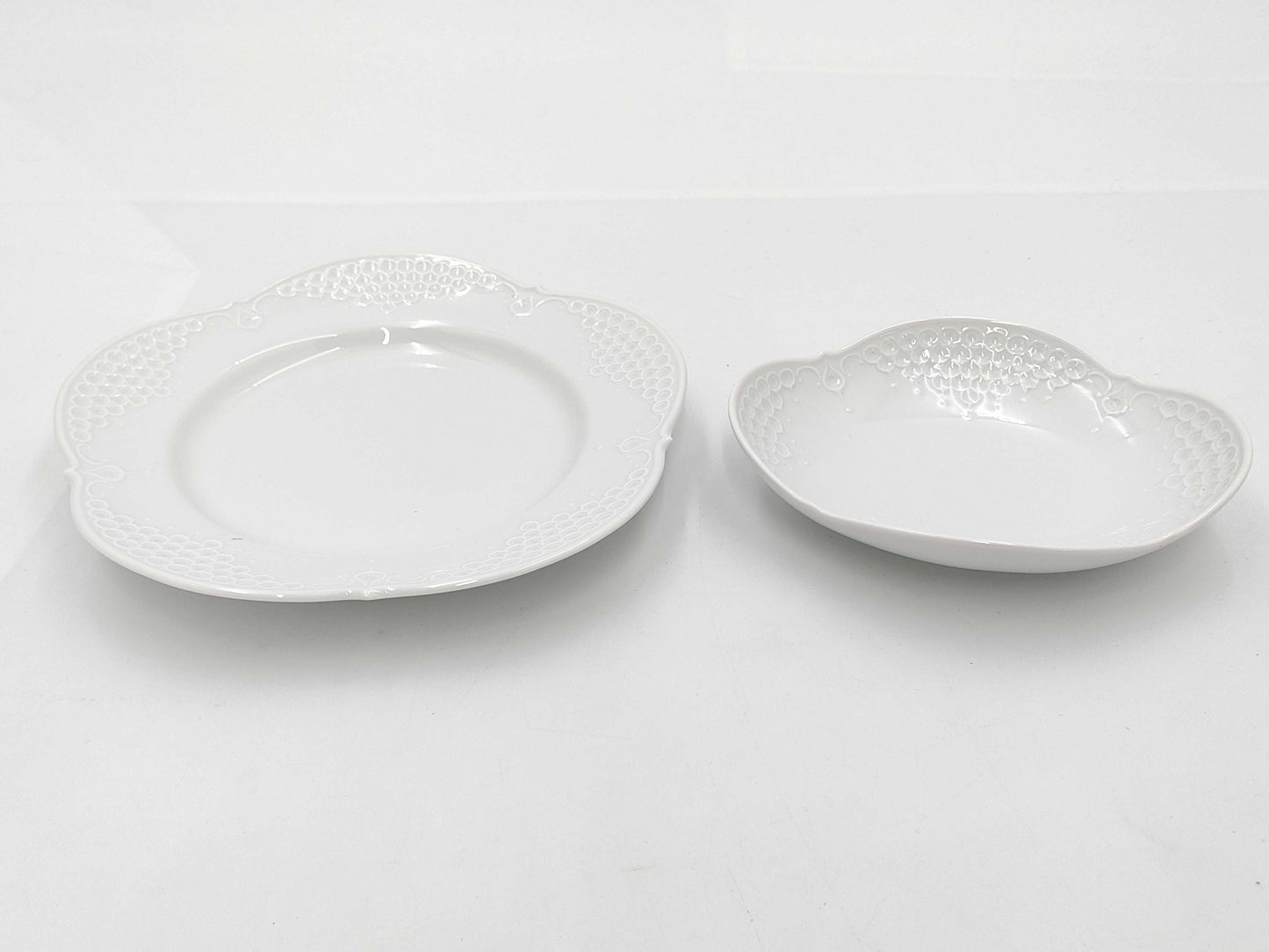 Meissen Plate Set of 2 Large and Small Plates