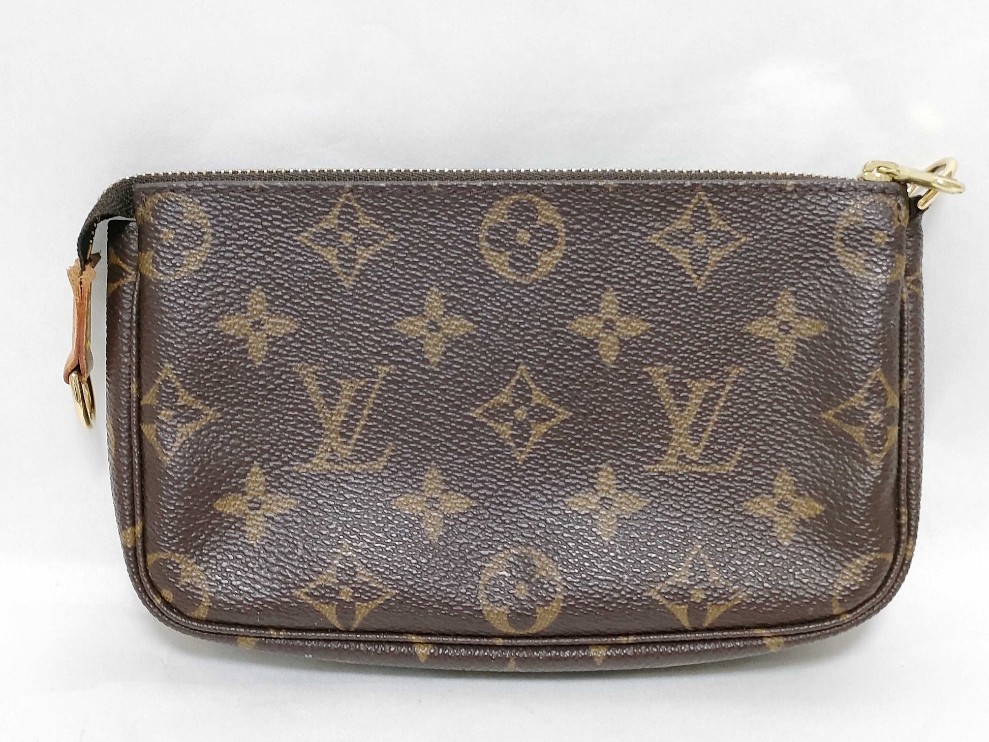 LOUIS VUITTON Monogram Louis Vuitton Monogram Pochette Accessoires Pouch