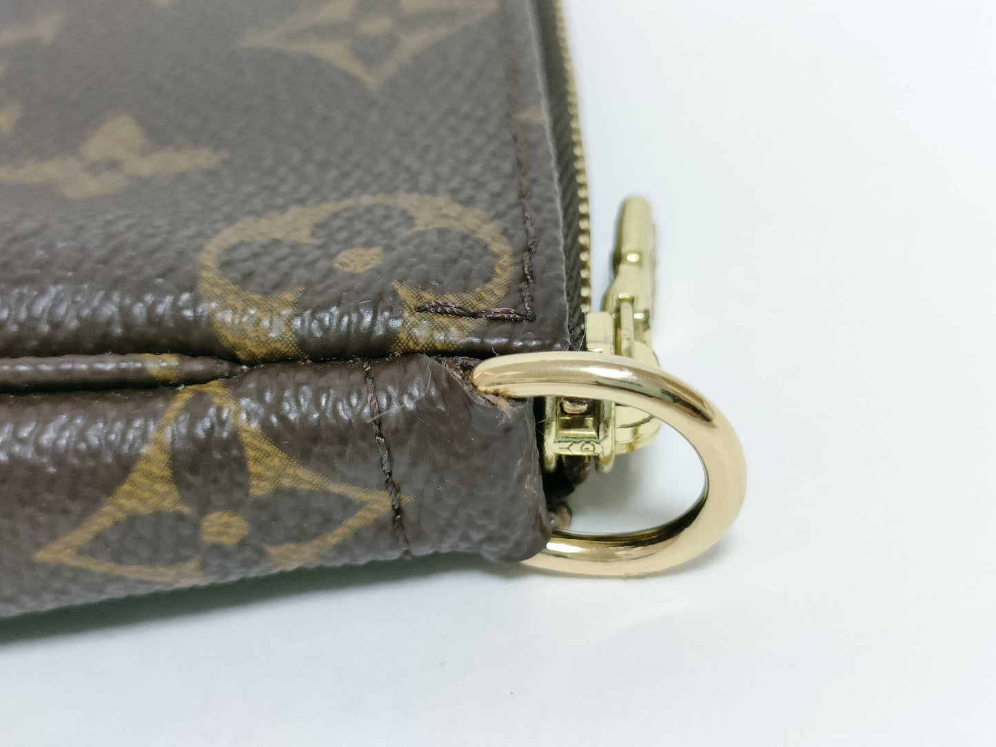 LOUIS VUITTON Monogram Louis Vuitton Monogram Pochette Accessoires Pouch