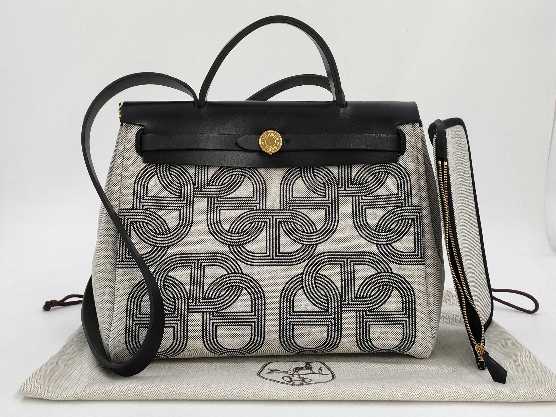 HERMES Aleback Shoulder Bag