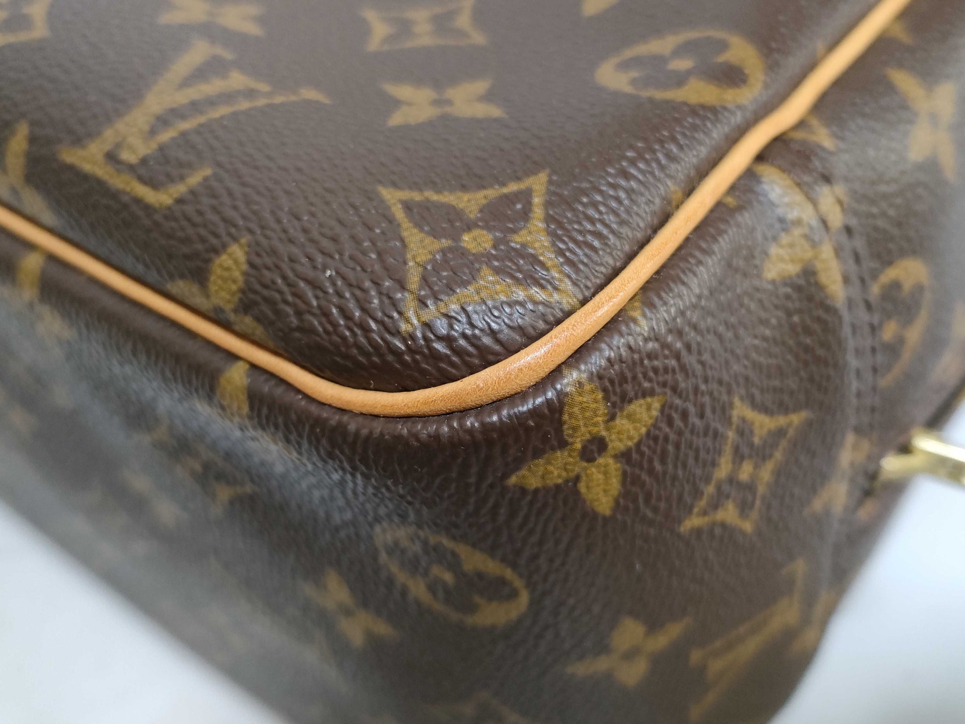 LOUIS VUITTON Monogram LV Deauville Handbag